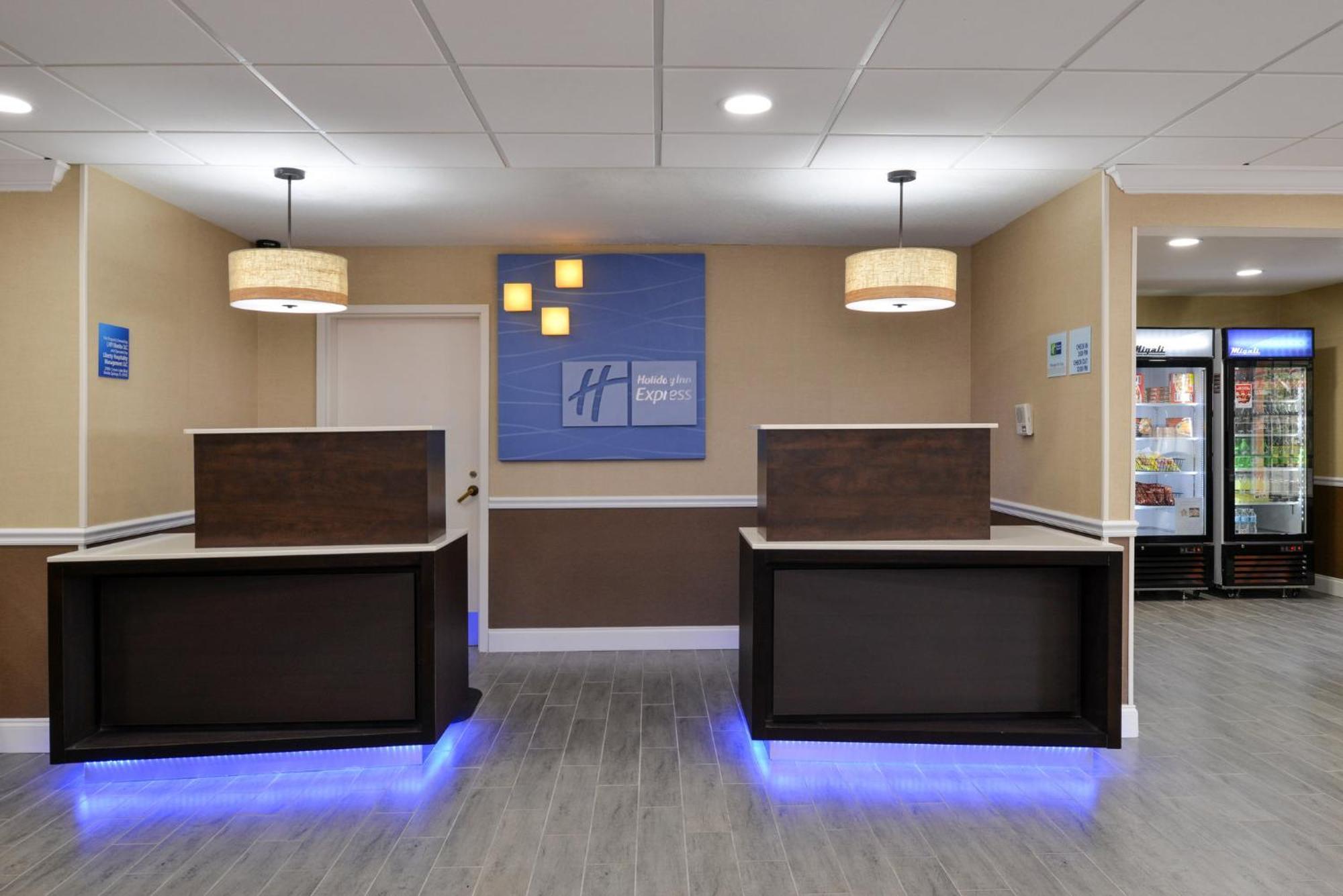 Holiday Inn Express Hotel & Suites Bonita Springs/Naples By Ihg Exterior foto